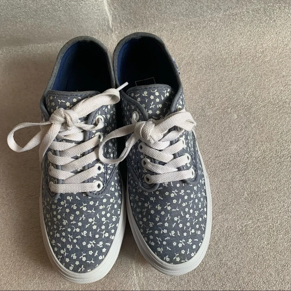 Vans Blue and white Flower Lace-up Shoes Size  7.5 - Picture 6 of 10